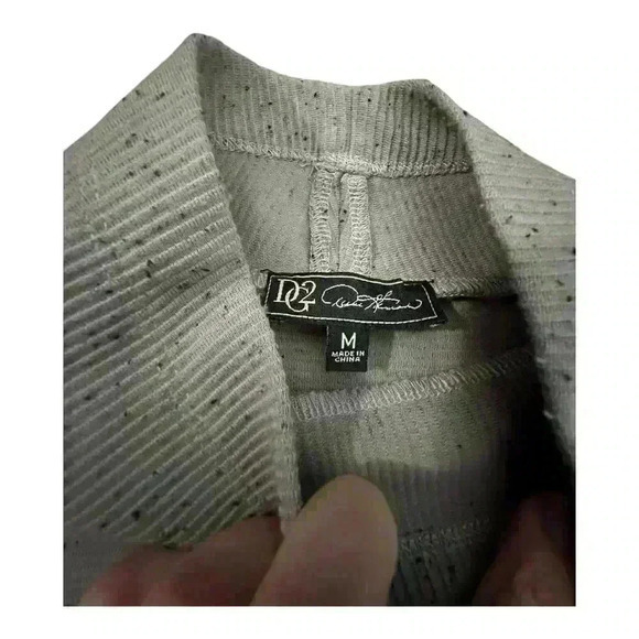 DG2 Diane Gilman Gray Speckled Turtleneck Sweater - Size M - Picture 6 of 8